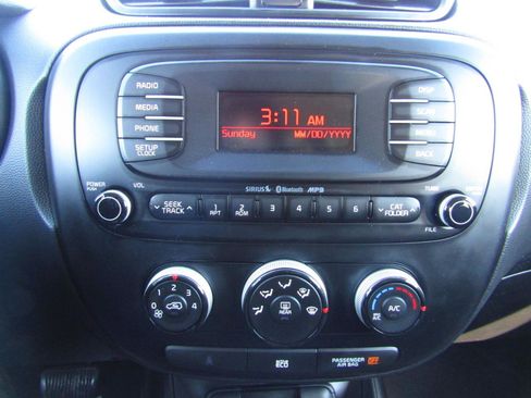 Used 2015 Kia Soul image 12