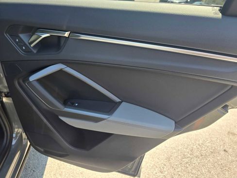 New 2025 Audi Q3 2.0T Premium image 13