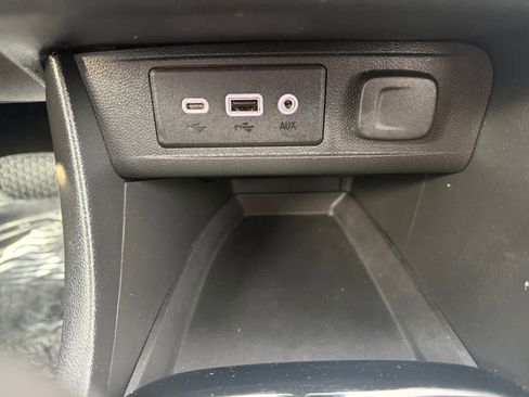 Used 2021 Buick Encore GX Preferred w/ Cold Weather Comfort Package image 15