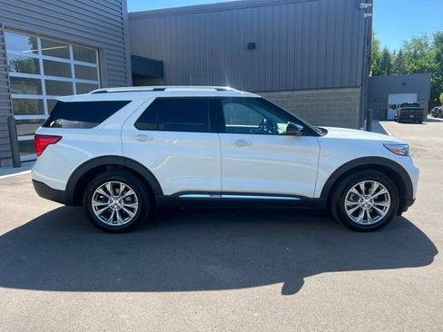 Used 2023 Ford Explorer Limited w/ Limited Technology Package AWD/4WD image 4