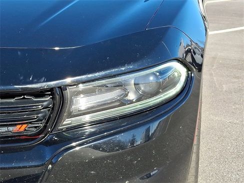 Used 2020 Dodge Charger SXT w/ Blacktop Package image 9