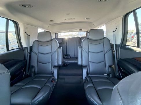 Used 2020 Cadillac Escalade Premium Luxury w/ Escalade Sport Edition image 29