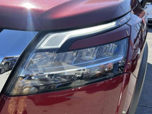 Used 2022 Nissan Pathfinder SL w/ SL Premium Package image 8