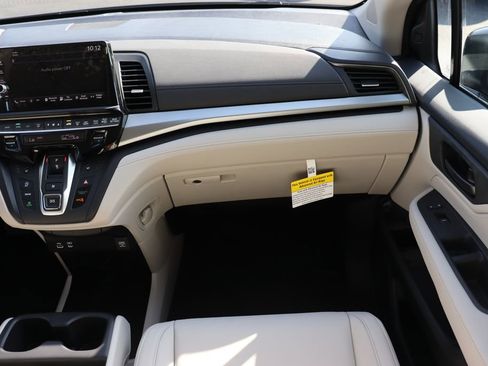 Certified 2026 Honda Odyssey EX-L image 17
