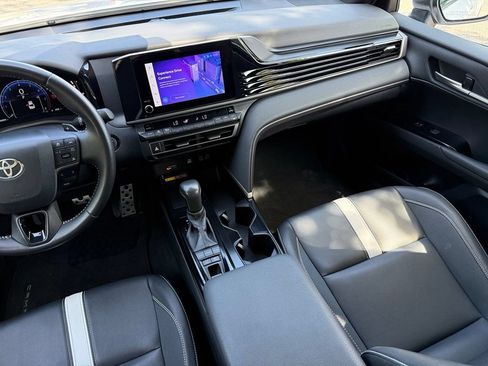 Used 2025 Toyota Camry SE FWD image 26