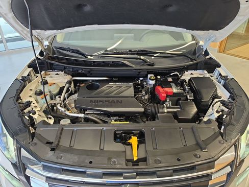 Used 2024 Nissan Rogue SV AWD/4WD image 27
