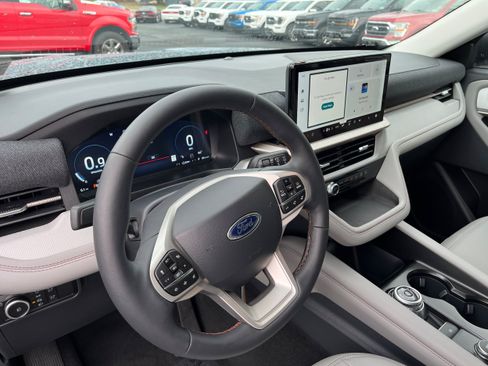 New 2026 Ford Explorer Active w/ Active Comfort Package AWD/4WD image 8