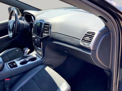 Used 2022 Jeep Grand Cherokee Laredo X RWD image 18