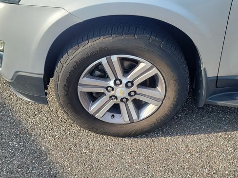 Used 2017 Chevrolet Traverse LT FWD image 32