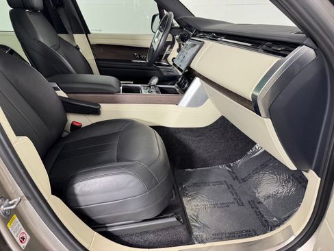 Used 2023 Land Rover Range Rover Long Wheelbase SE AWD/4WD image 32