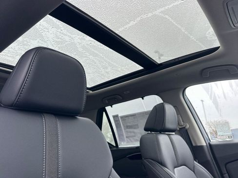 New 2025 Honda Pilot Touring image 20