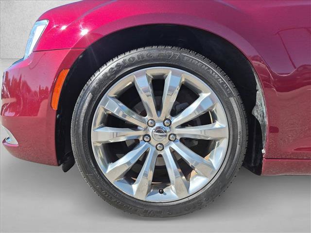 Used 2018 Chrysler 300 Limited RWD image 23