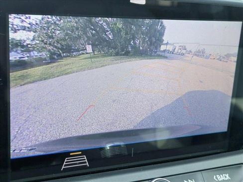 Used 2020 Chevrolet Blazer LT FWD image 13