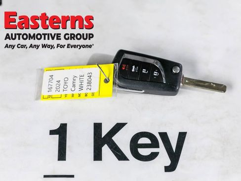 Used 2024 Toyota Camry SE image 35