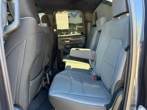 Used 2021 RAM 1500 Big Horn AWD/4WD image 35