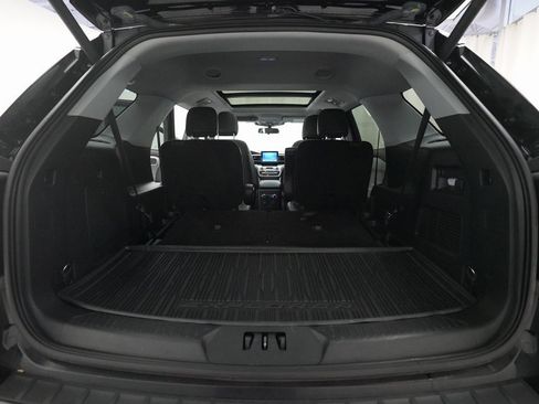 Used 2022 Ford Explorer XLT w/ Equipment Group 202A image 10