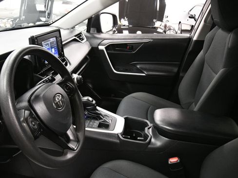 Used 2022 Toyota RAV4 LE AWD/4WD image 18