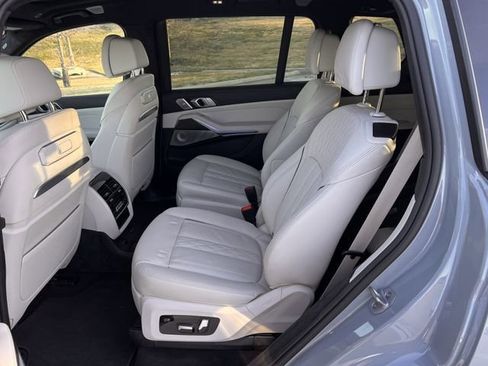 Used 2025 BMW X7 M60i w/ Climate Comfort Package image 29