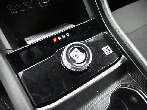 Used 2024 Jeep Grand Cherokee L Laredo RWD image 36