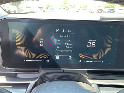 New 2027 Kia Carnival FWD image 27
