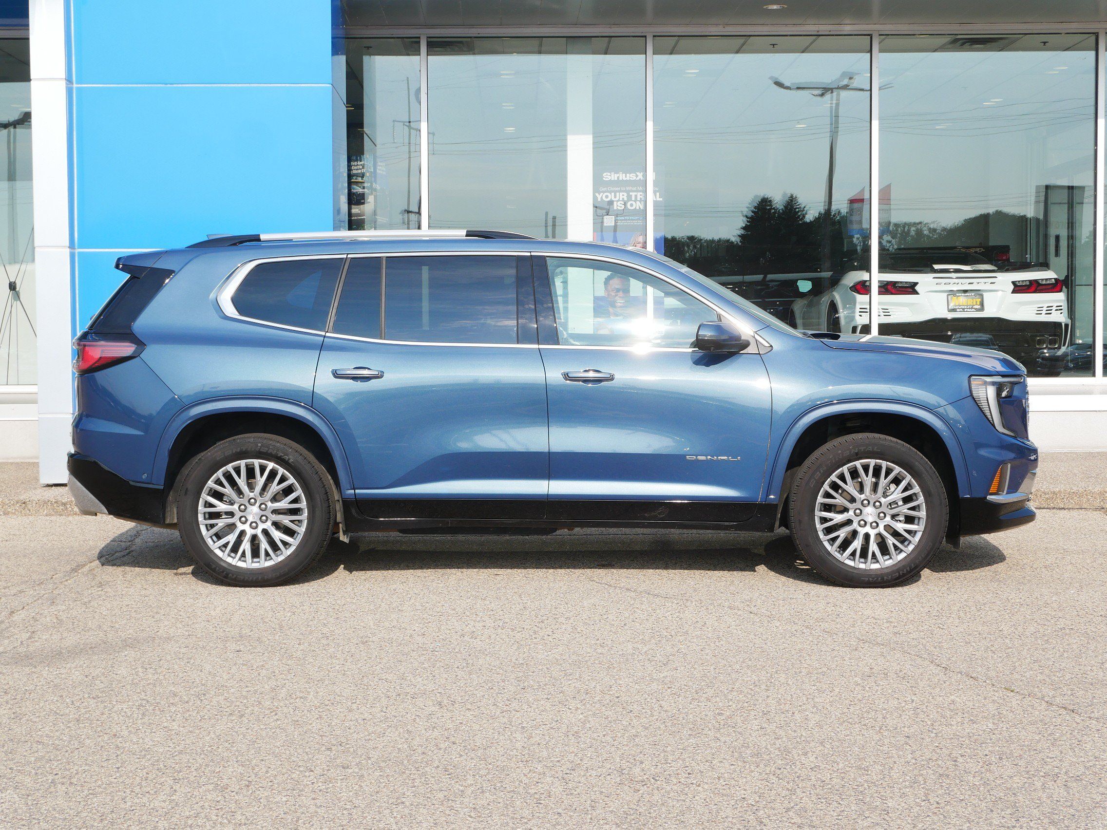 Certified 2026 GMC Acadia Denali w/ Super Cruise Package AWD/4WD image 2
