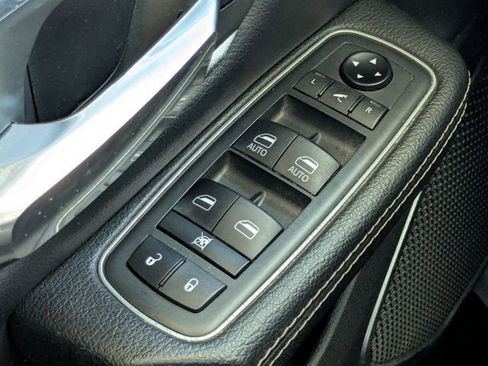 Used 2021 RAM 1500 Laramie RWD image 31