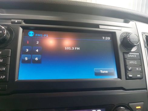 Used 2017 Nissan Titan SV AWD/4WD image 21