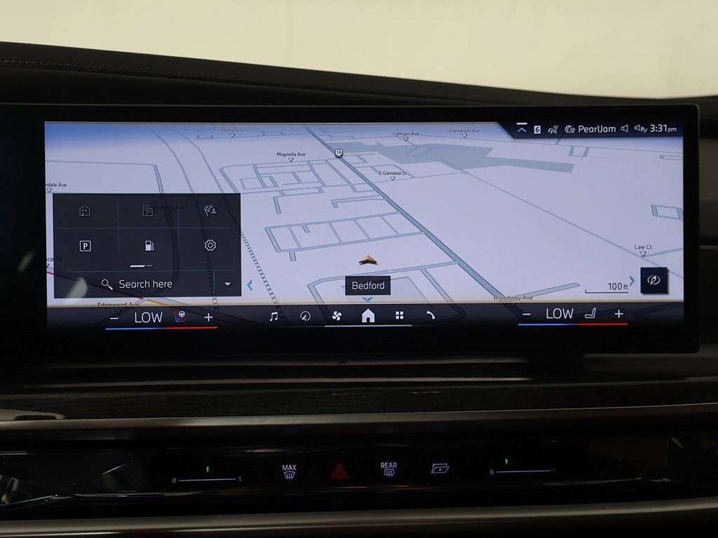 Used 2023 BMW 760i xDrive AWD/4WD image 46