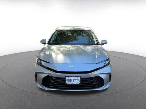 Used 2025 Toyota Camry LE image 4