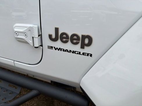 Used 2024 Jeep Wrangler Unlimited Rubicon 392 AWD/4WD image 35