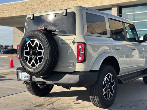 New 2025 Ford Bronco Outer Banks image 48