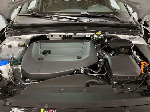 Used 2025 Volvo XC40 B5 Plus AWD/4WD image 85
