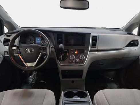 Used 2015 Toyota Sienna LE FWD image 10