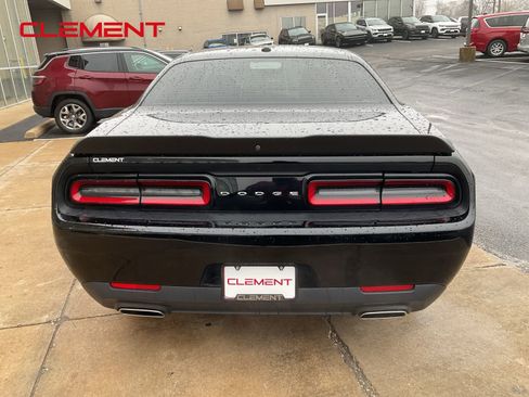 Used 2019 Dodge Challenger SXT w/ Blacktop Package image 6
