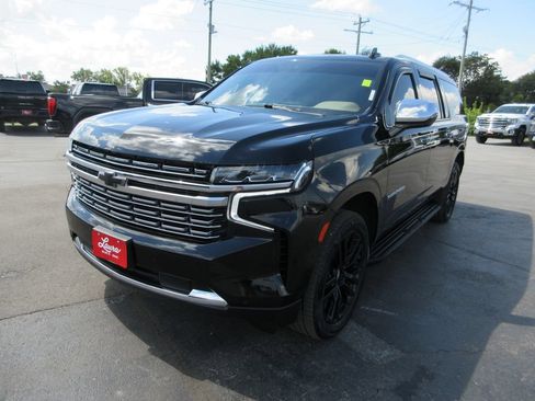 Certified 2023 Chevrolet Suburban Premier w/ Max Trailering Package AWD/4WD image 11