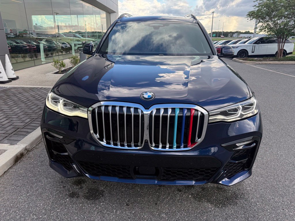 Used 2022 BMW X7 xDrive40i w/ M Sport Package AWD/4WD image 3