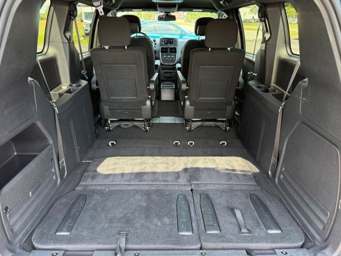 Used 2020 Dodge Grand Caravan SE FWD image 30