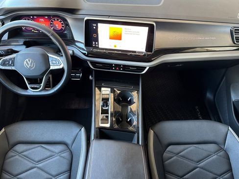 New 2025 Volkswagen Atlas Peak Edition SE image 10