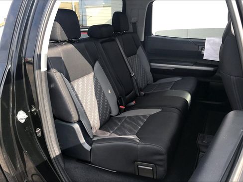 Used 2018 Toyota Tundra SR5 w/ SR5 Upgrade Package image 17