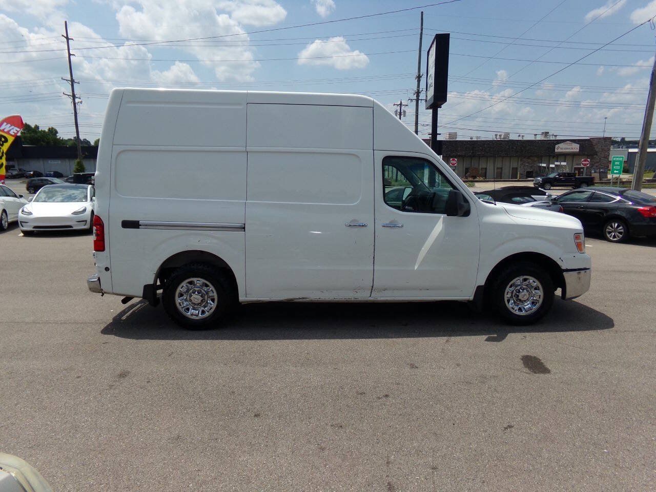 Used 2016 Nissan NV 2500 SL w/ Technology Package RWD image 3