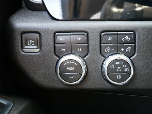Used 2024 GMC Sierra 1500 Elevation w/ Elevation Premium Package AWD/4WD image 29