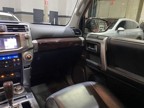 Used 2019 Toyota 4Runner Limited AWD/4WD image 4