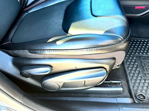 Used 2022 Jeep Cherokee Trailhawk w/ Trailer Tow Group image 25