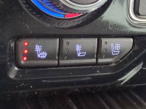 Used 2024 GMC Yukon XL Denali image 29