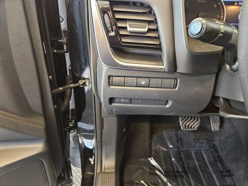 Used 2021 Nissan Rogue SV AWD/4WD image 15