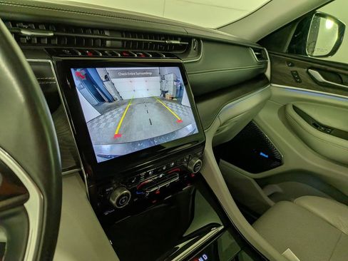 Certified 2021 Jeep Grand Cherokee L Overland w/ Luxury Tech Group IV AWD/4WD image 27