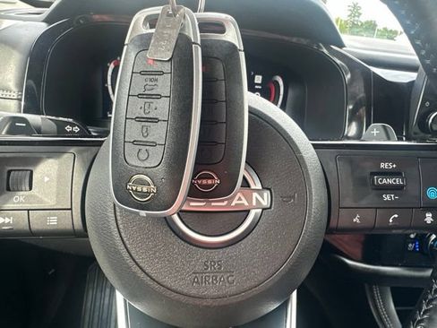Used 2023 Nissan Pathfinder Platinum AWD/4WD image 50