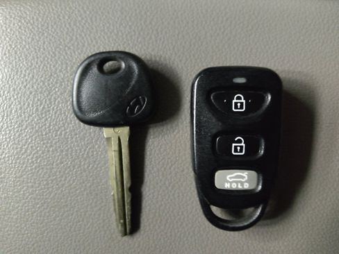 Used 2018 Hyundai Elantra SEL FWD image 32