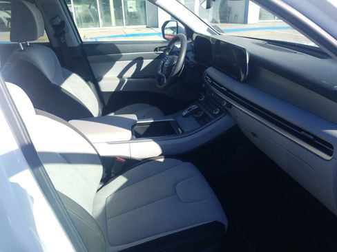 Used 2023 Hyundai Palisade SE w/ Cargo Package image 17