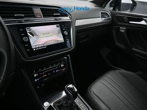 Used 2023 Volkswagen Tiguan SE R-Line image 12
